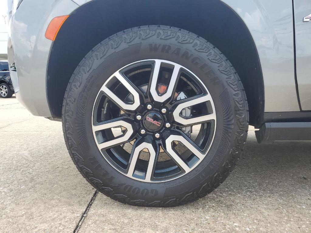 used 2024 GMC Yukon car, priced at $68,887