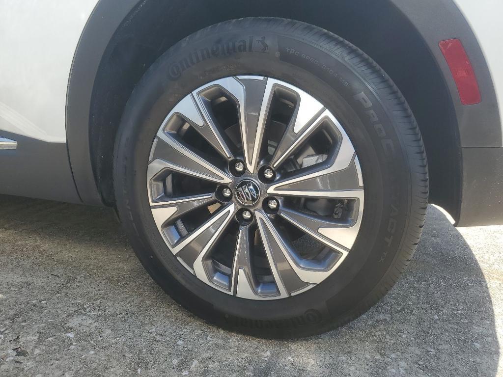 used 2024 Buick Envision car, priced at $25,799