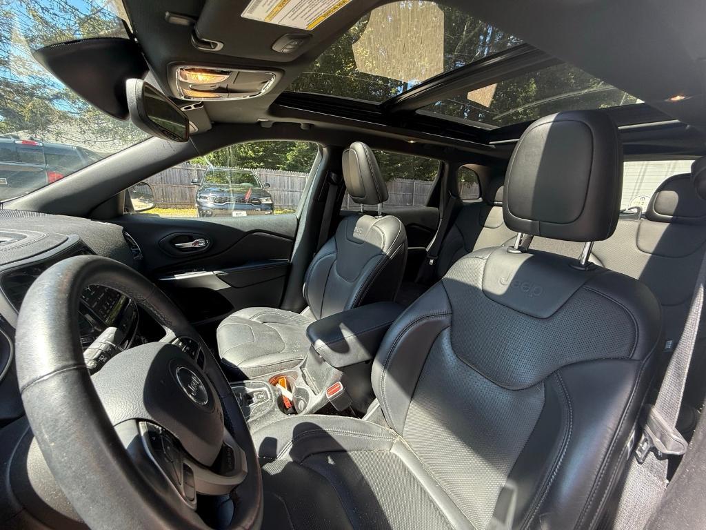 used 2019 Jeep Cherokee car, priced at $16,999