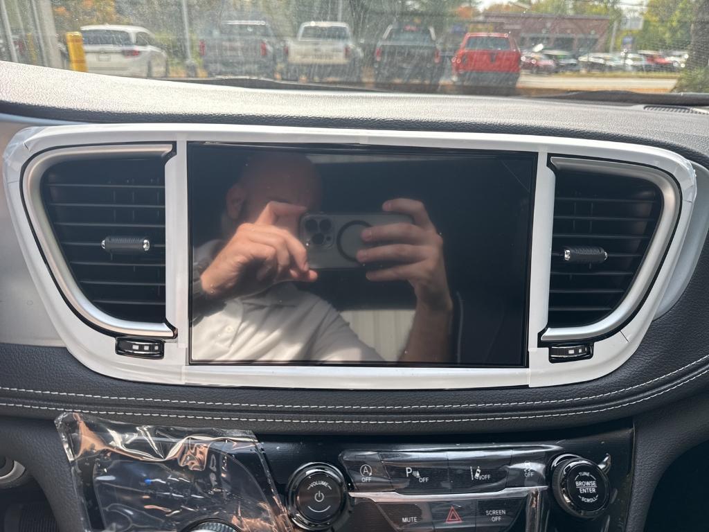 new 2026 Chrysler Pacifica car, priced at $58,360