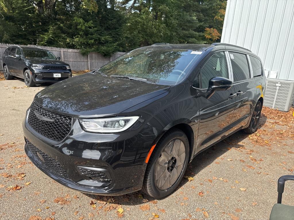 new 2026 Chrysler Pacifica car, priced at $58,360