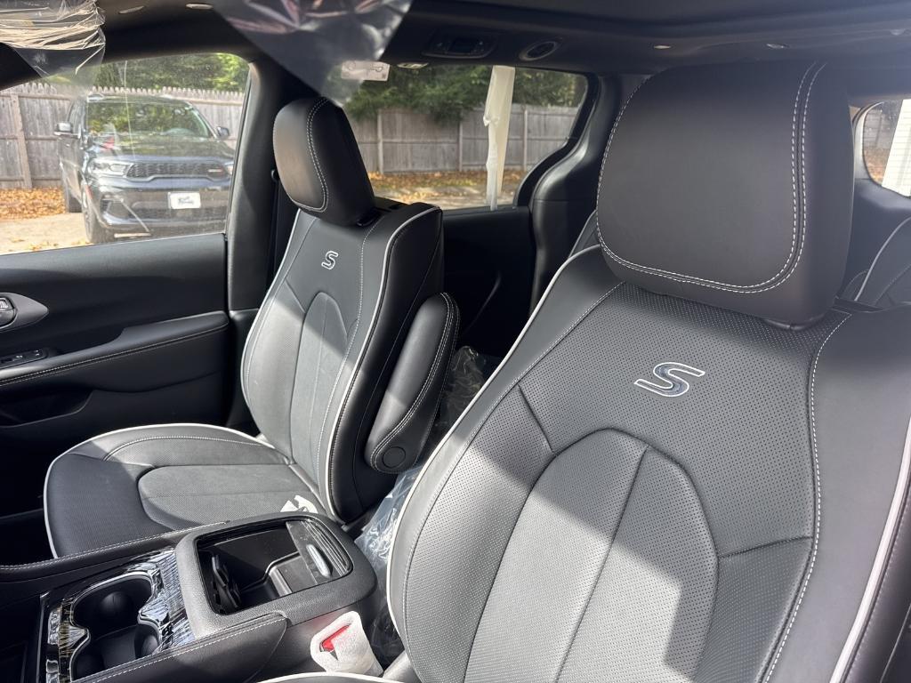 new 2026 Chrysler Pacifica car, priced at $58,360