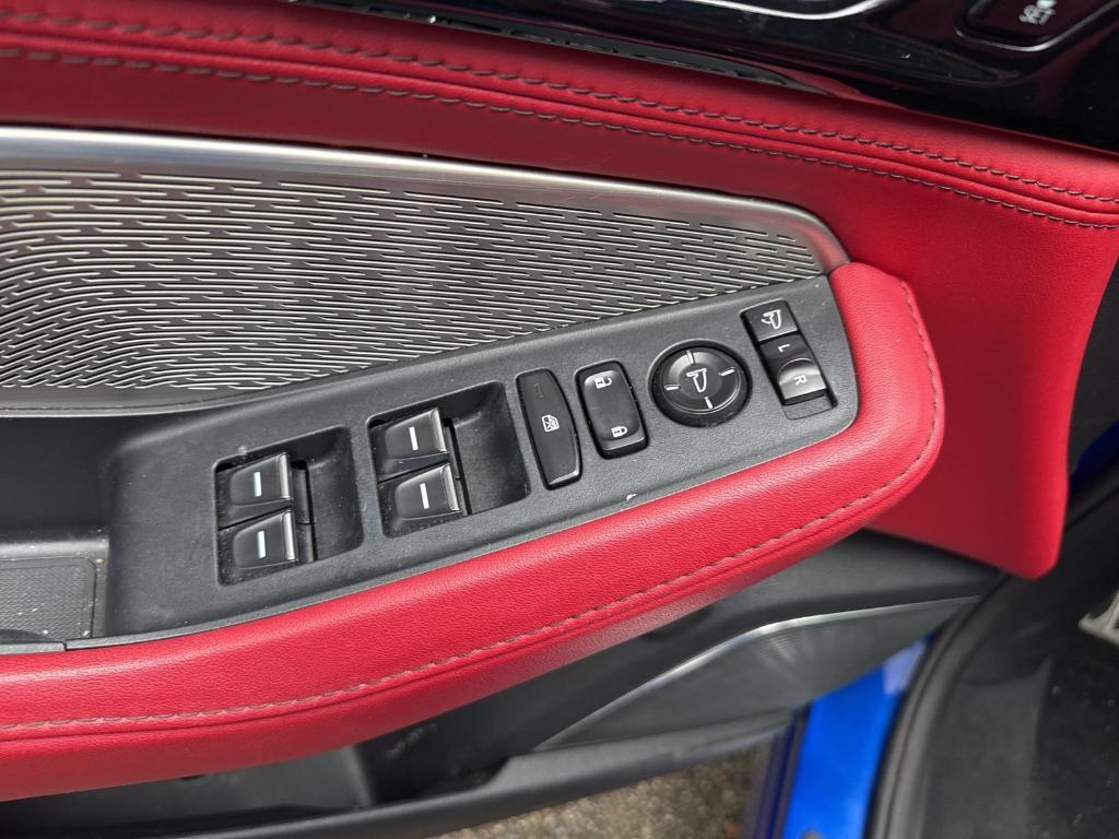 used 2022 Acura MDX car, priced at $41,774