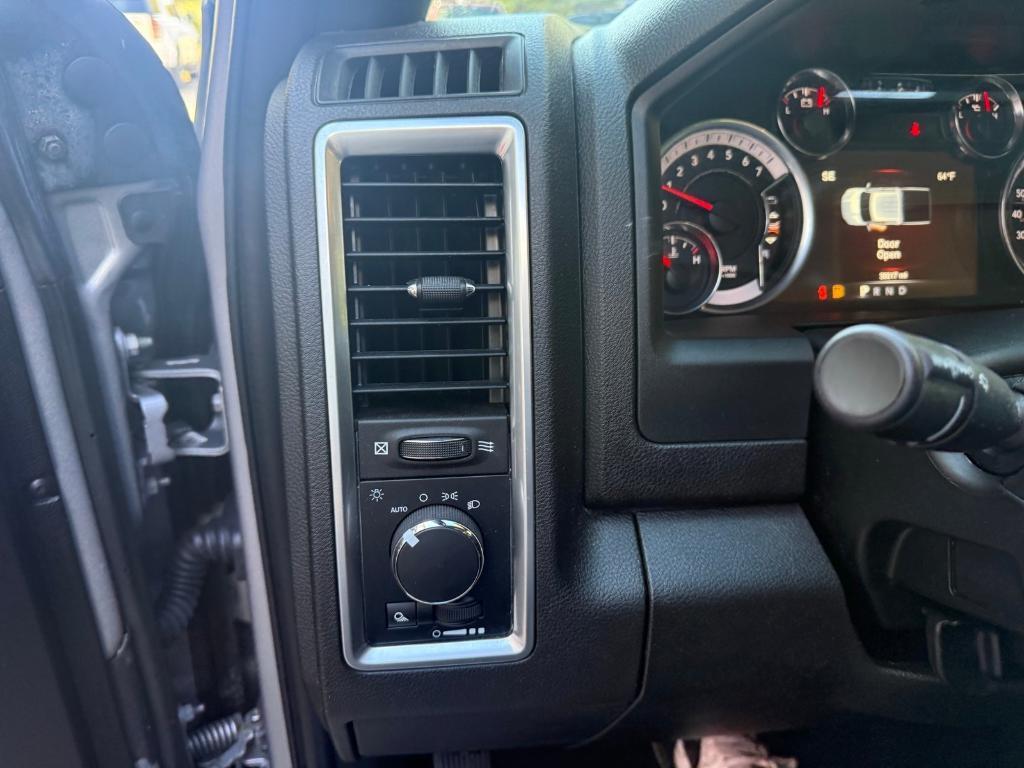 used 2022 Ram 1500 Classic car, priced at $33,371