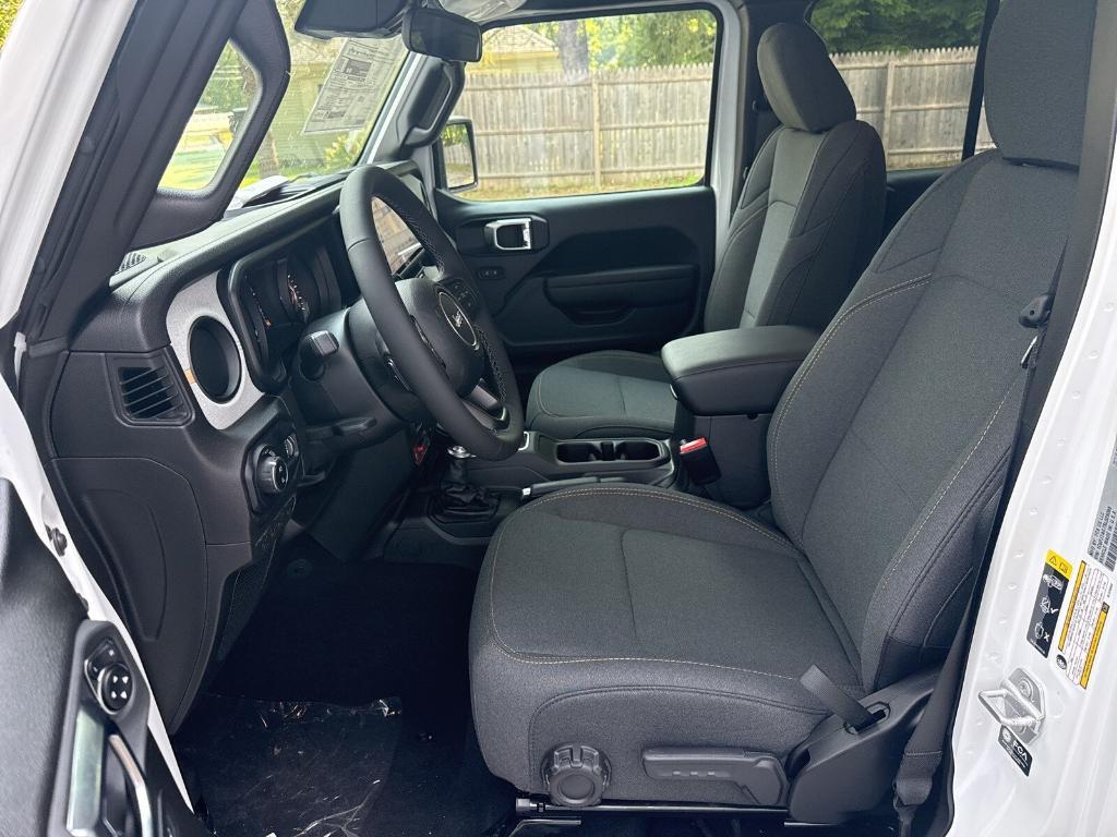new 2025 Jeep Gladiator car, priced at $51,540