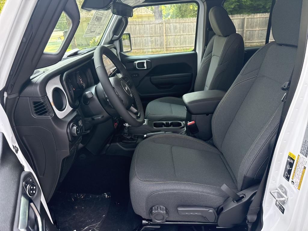 new 2025 Jeep Gladiator car, priced at $49,735