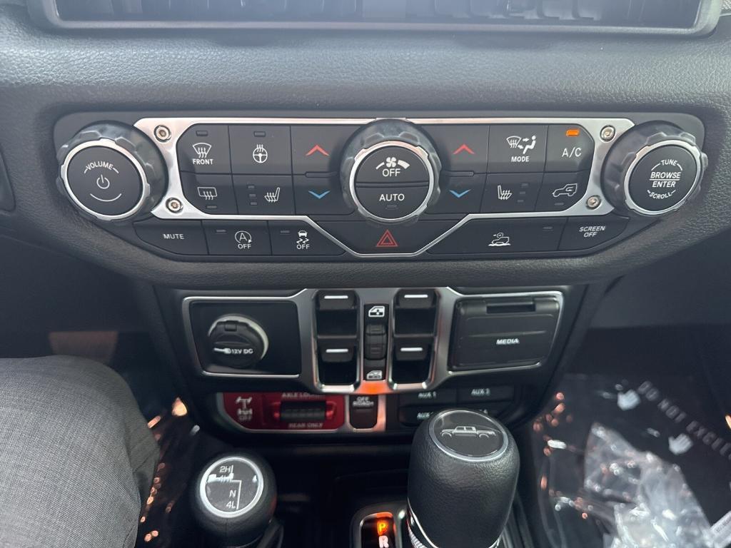 new 2025 Jeep Gladiator car, priced at $51,540