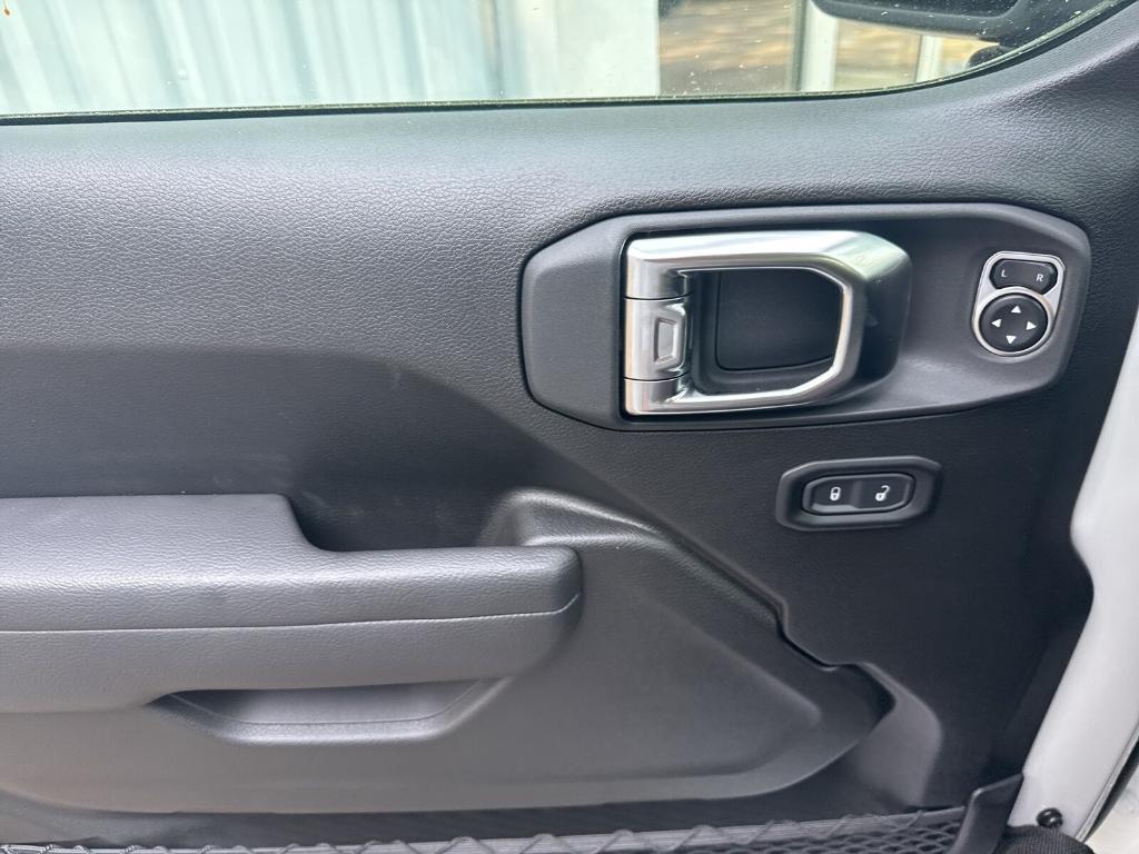 new 2025 Jeep Gladiator car, priced at $51,540
