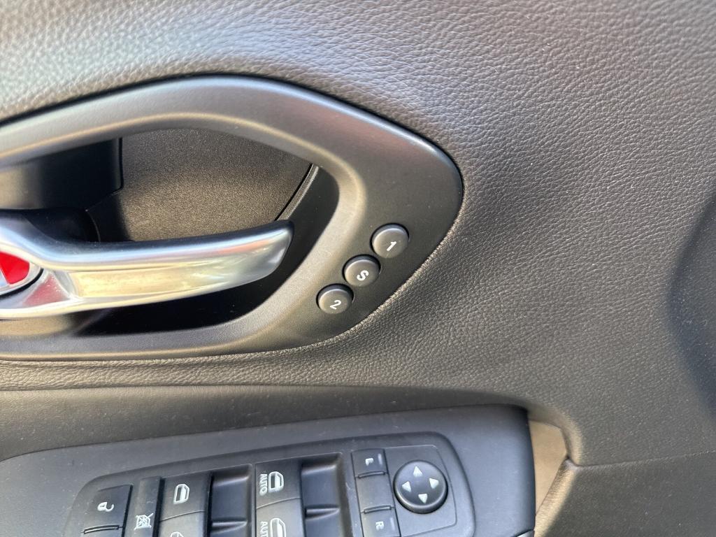 used 2022 Jeep Cherokee car, priced at $26,699
