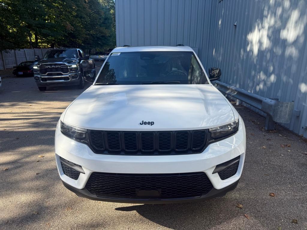 new 2025 Jeep Grand Cherokee car, priced at $46,466