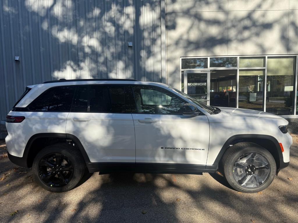new 2025 Jeep Grand Cherokee car, priced at $46,466