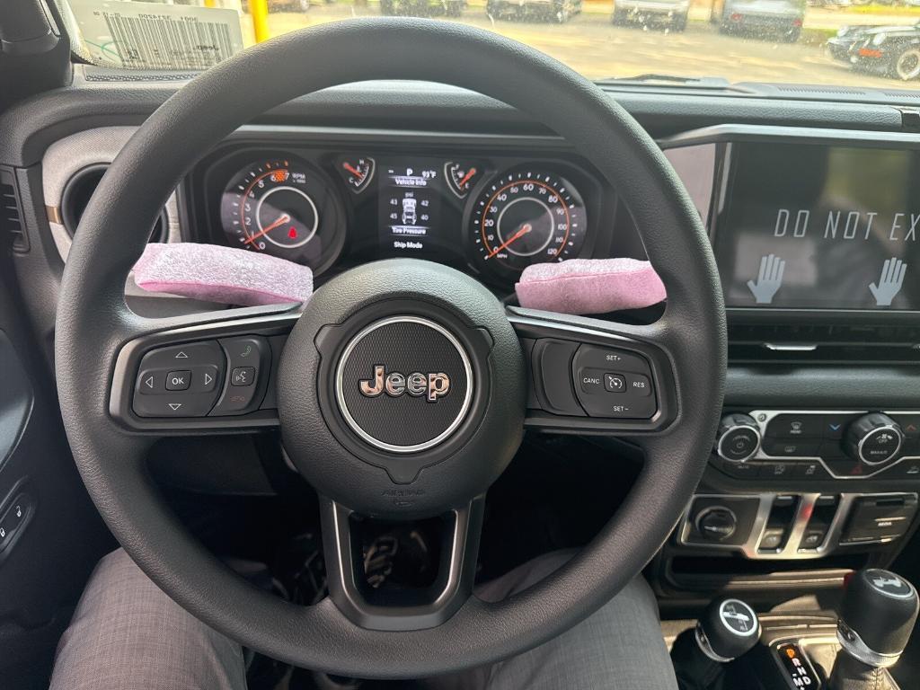 new 2025 Jeep Wrangler car, priced at $39,150