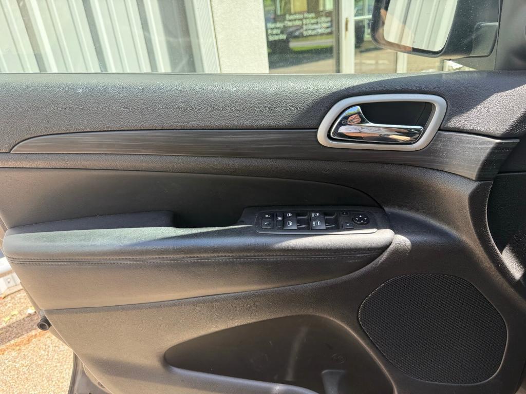 used 2021 Jeep Grand Cherokee car, priced at $24,866