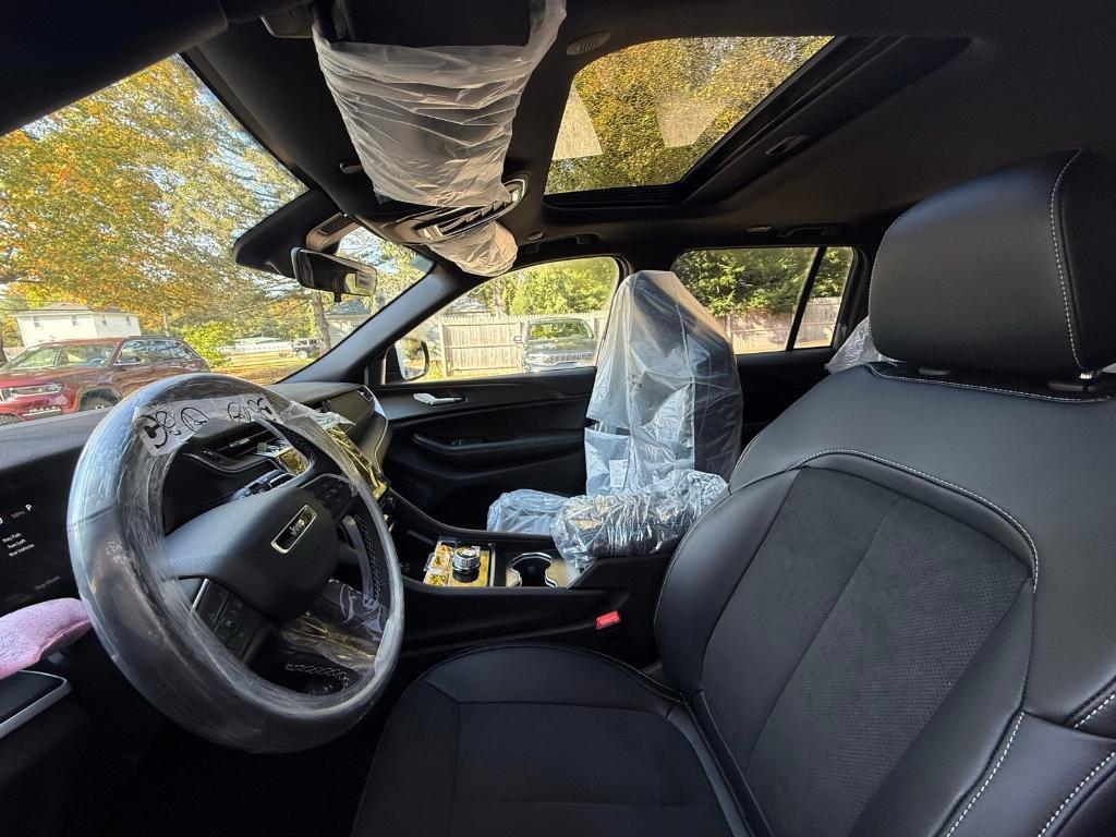 new 2025 Jeep Grand Cherokee car, priced at $45,522