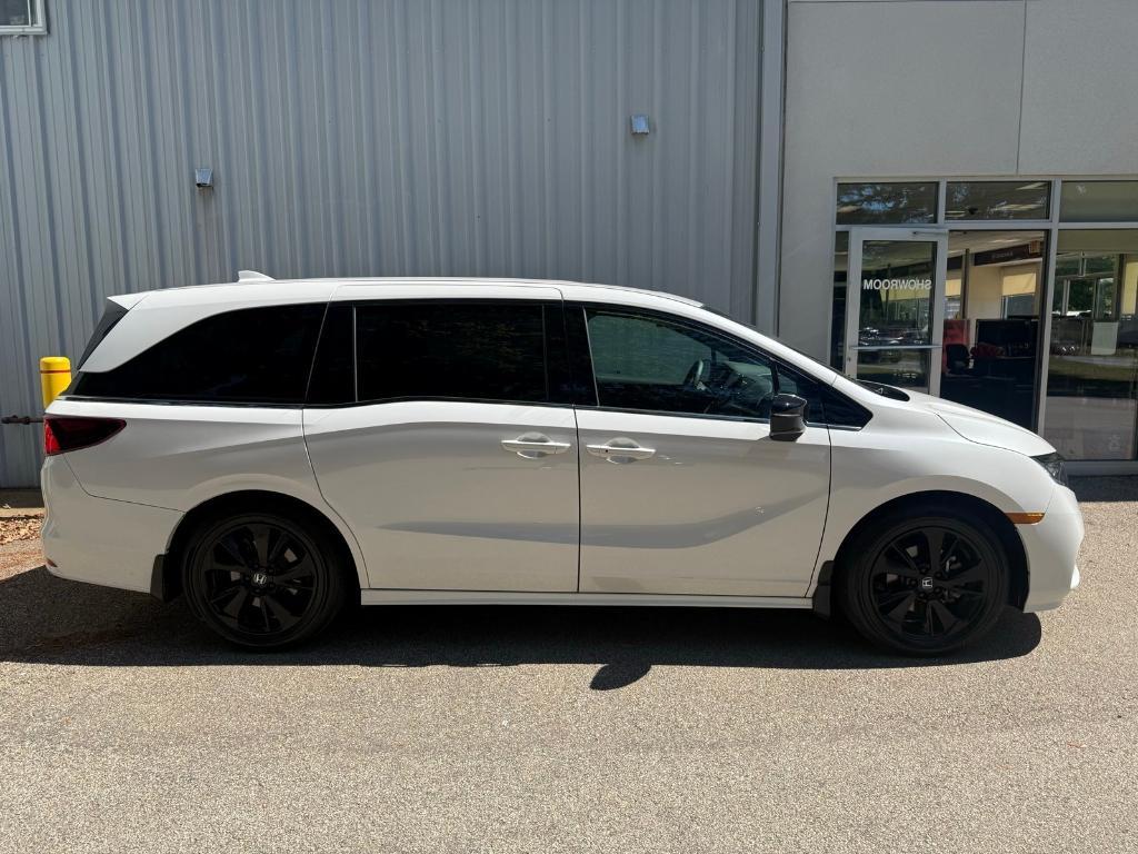 used 2024 Honda Odyssey car, priced at $37,399