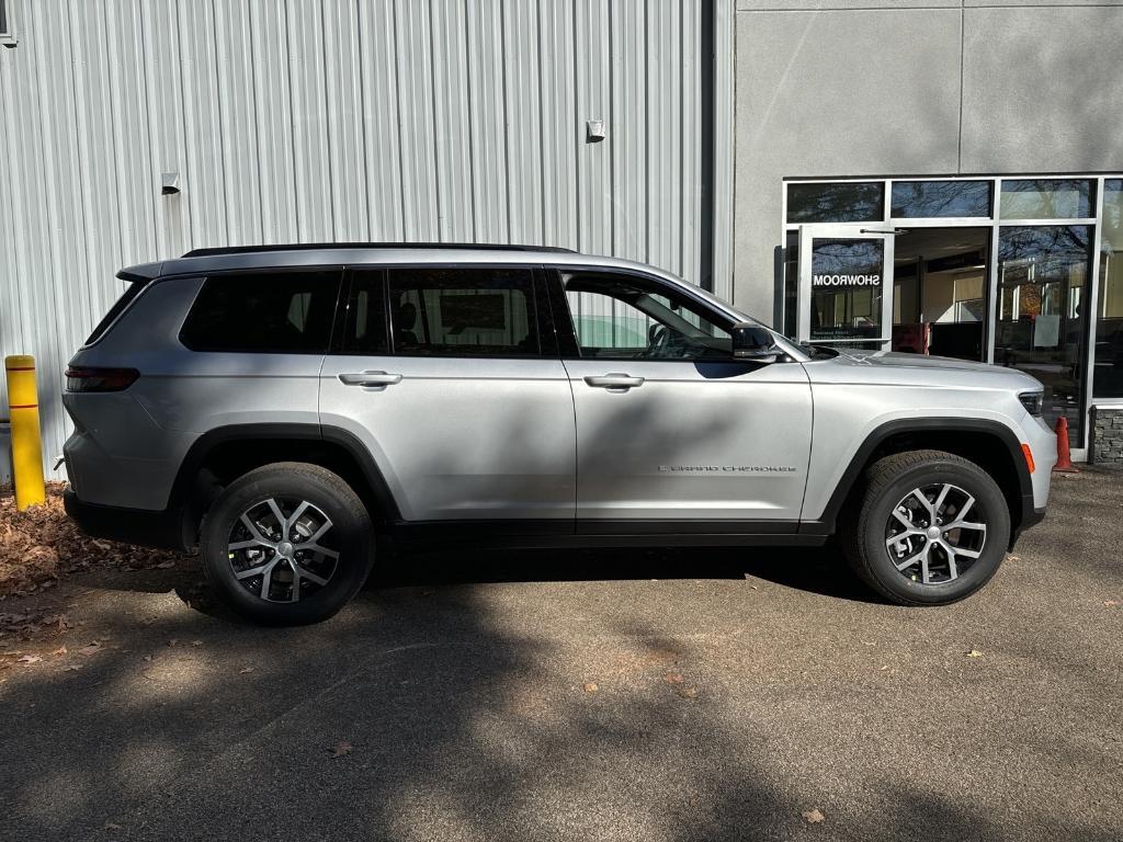 new 2025 Jeep Grand Cherokee L car, priced at $51,910