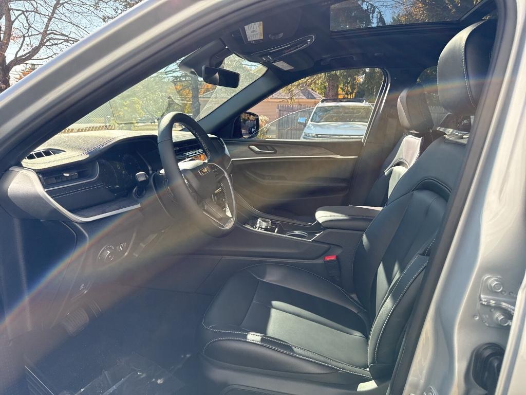 new 2025 Jeep Grand Cherokee L car, priced at $51,910