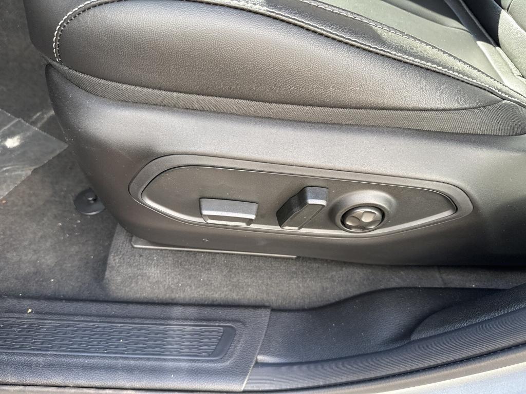 new 2025 Jeep Grand Cherokee L car, priced at $51,910