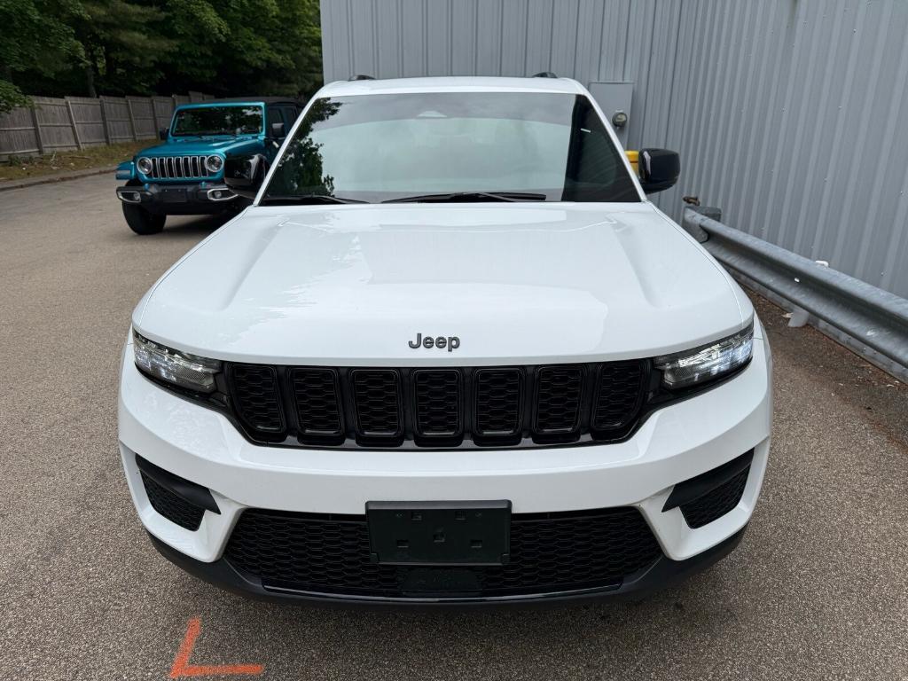 used 2023 Jeep Grand Cherokee car, priced at $31,630