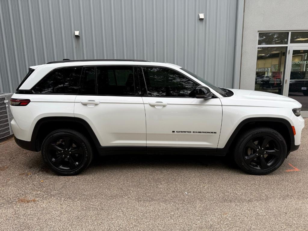 used 2023 Jeep Grand Cherokee car, priced at $31,630