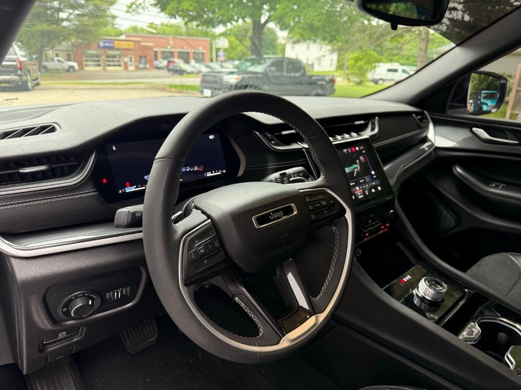 used 2023 Jeep Grand Cherokee car, priced at $31,630