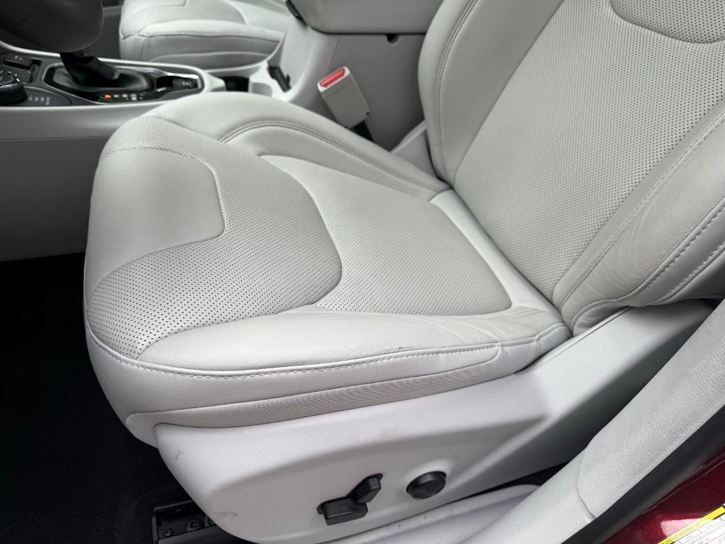 used 2021 Jeep Cherokee car, priced at $24,886