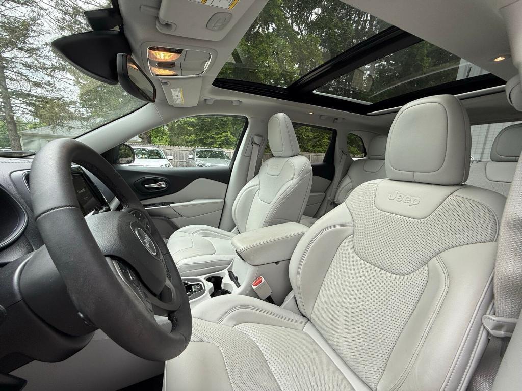 used 2021 Jeep Cherokee car, priced at $24,886