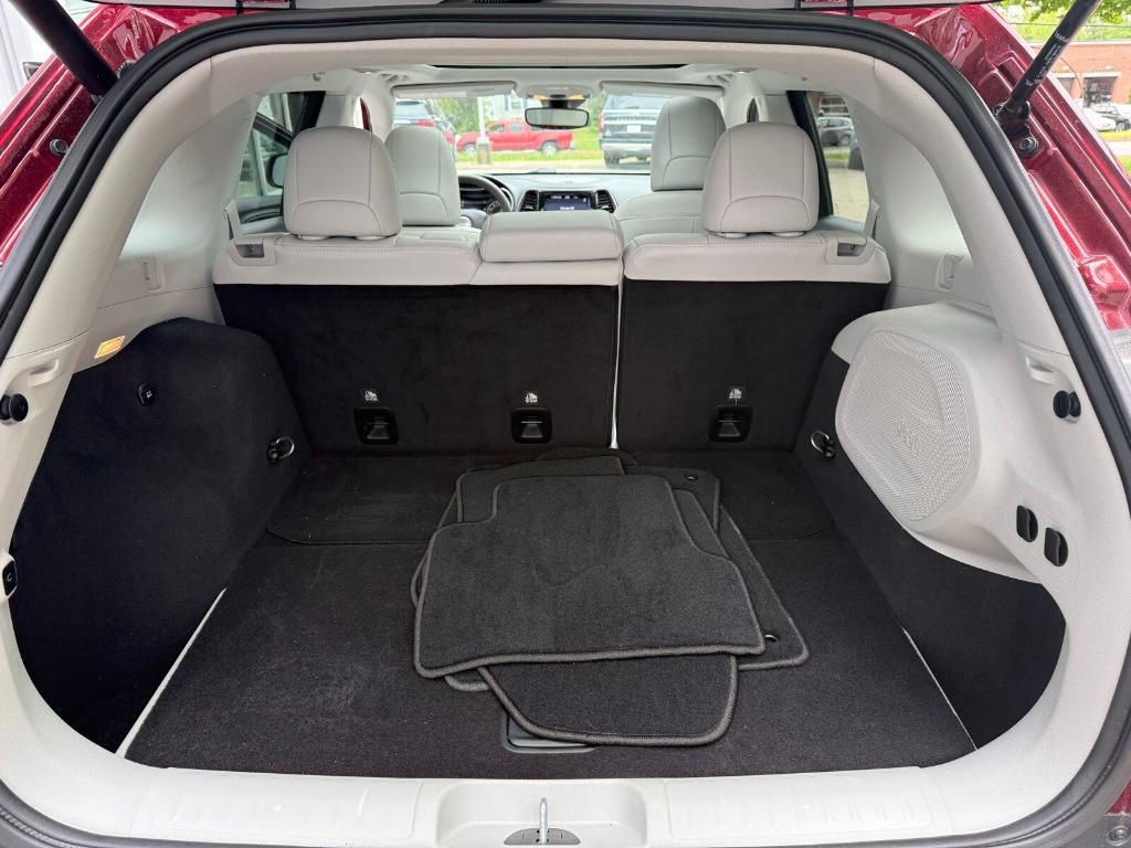 used 2021 Jeep Cherokee car, priced at $24,886