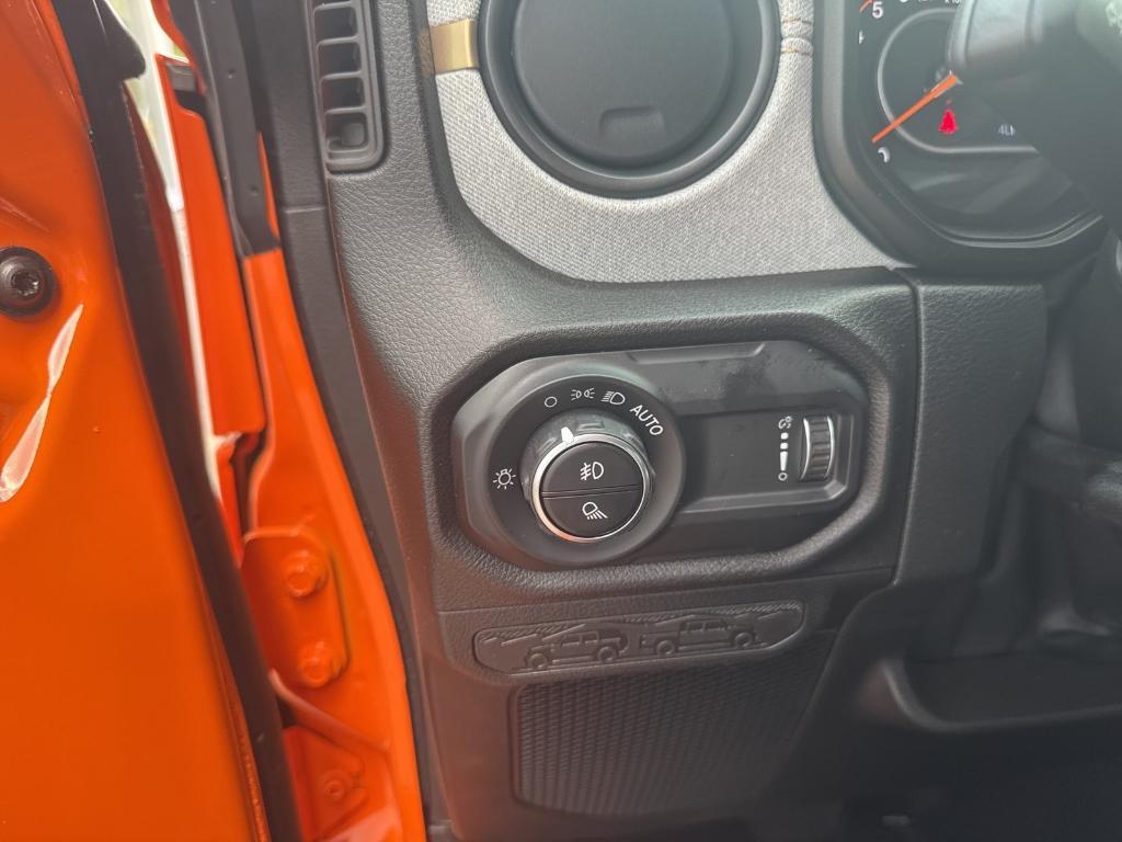 new 2025 Jeep Gladiator car, priced at $52,450