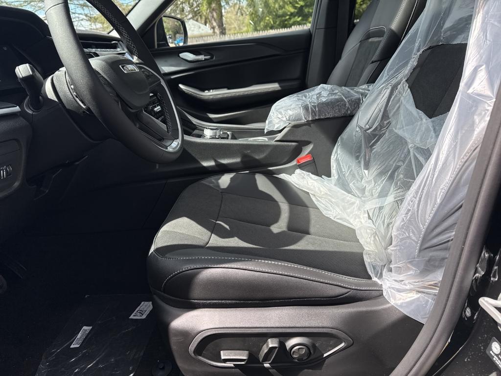 new 2025 Jeep Grand Cherokee L car, priced at $48,962