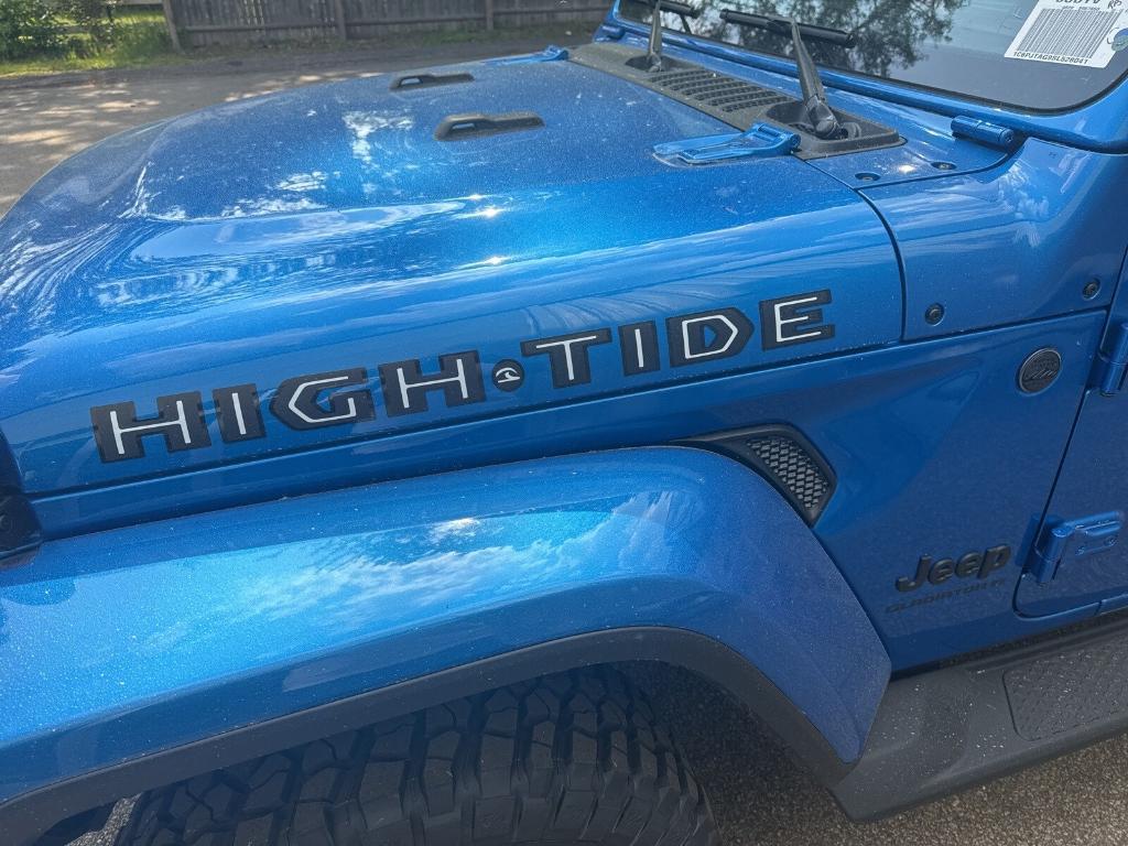 new 2025 Jeep Gladiator car, priced at $49,410