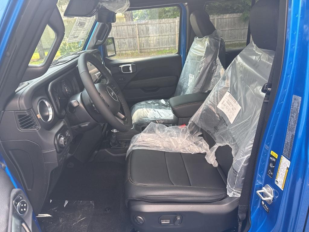 new 2025 Jeep Gladiator car, priced at $49,410