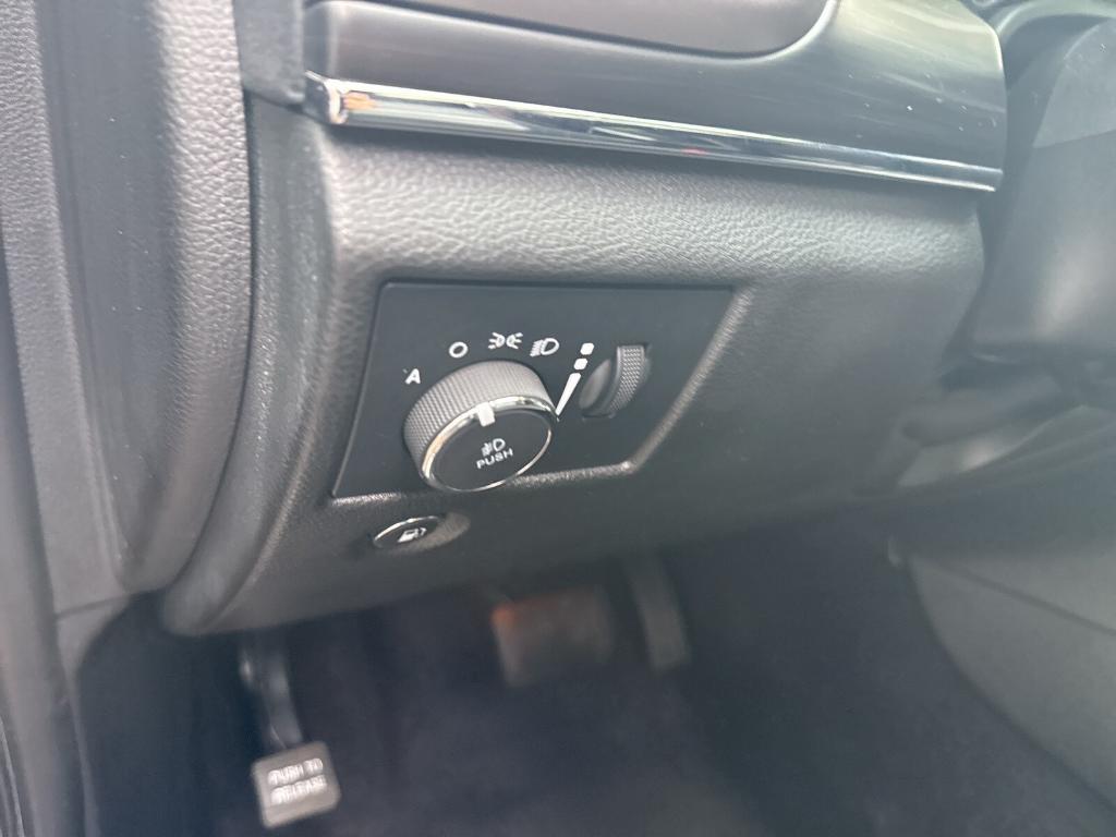 used 2021 Jeep Grand Cherokee car, priced at $27,862