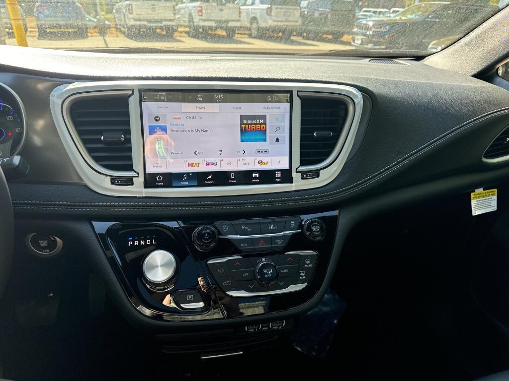 new 2025 Chrysler Pacifica car, priced at $47,848