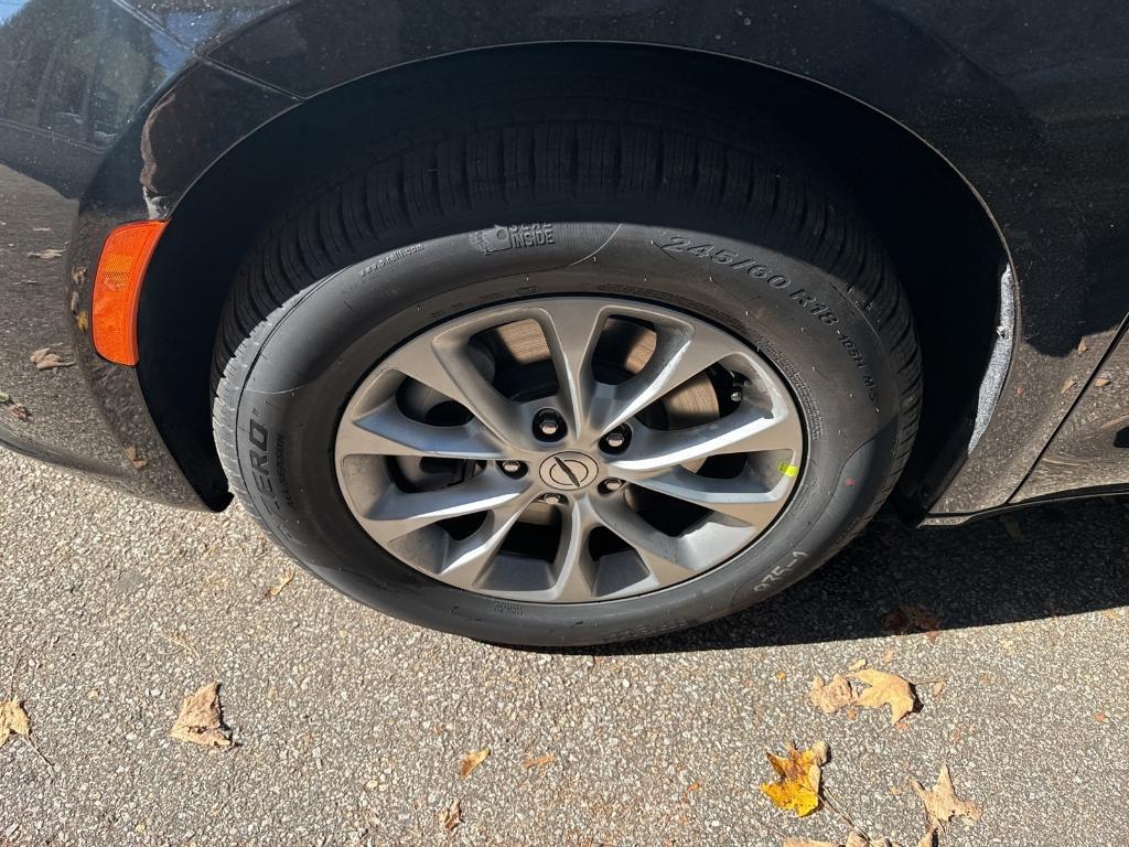 new 2025 Chrysler Pacifica car, priced at $47,848