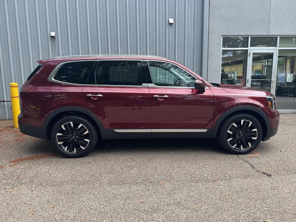 used 2024 Kia Telluride car, priced at $43,881