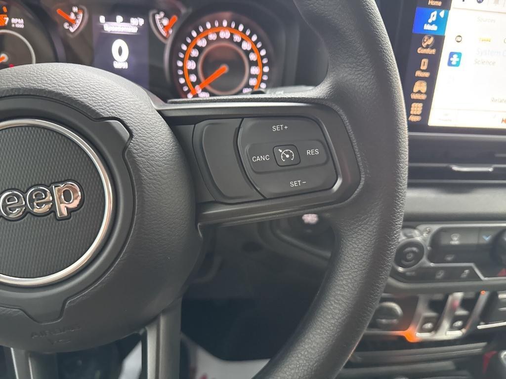 new 2025 Jeep Wrangler car, priced at $48,658