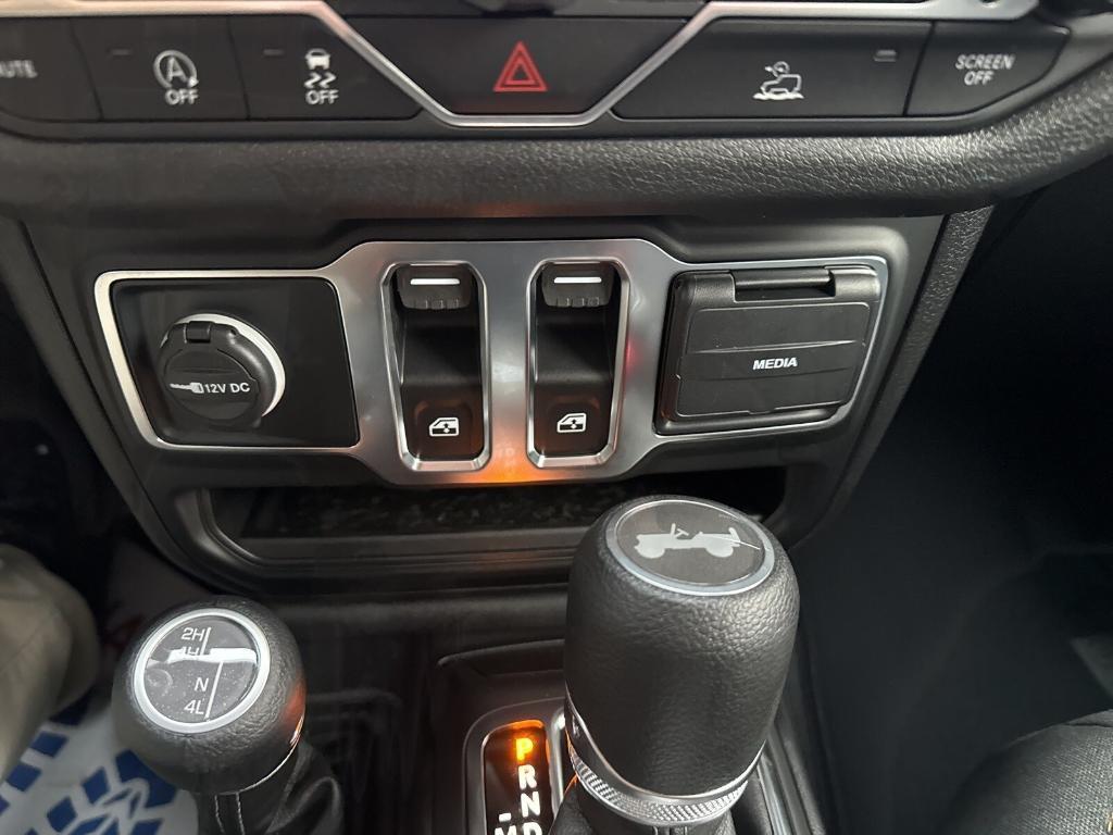 new 2025 Jeep Wrangler car, priced at $48,658