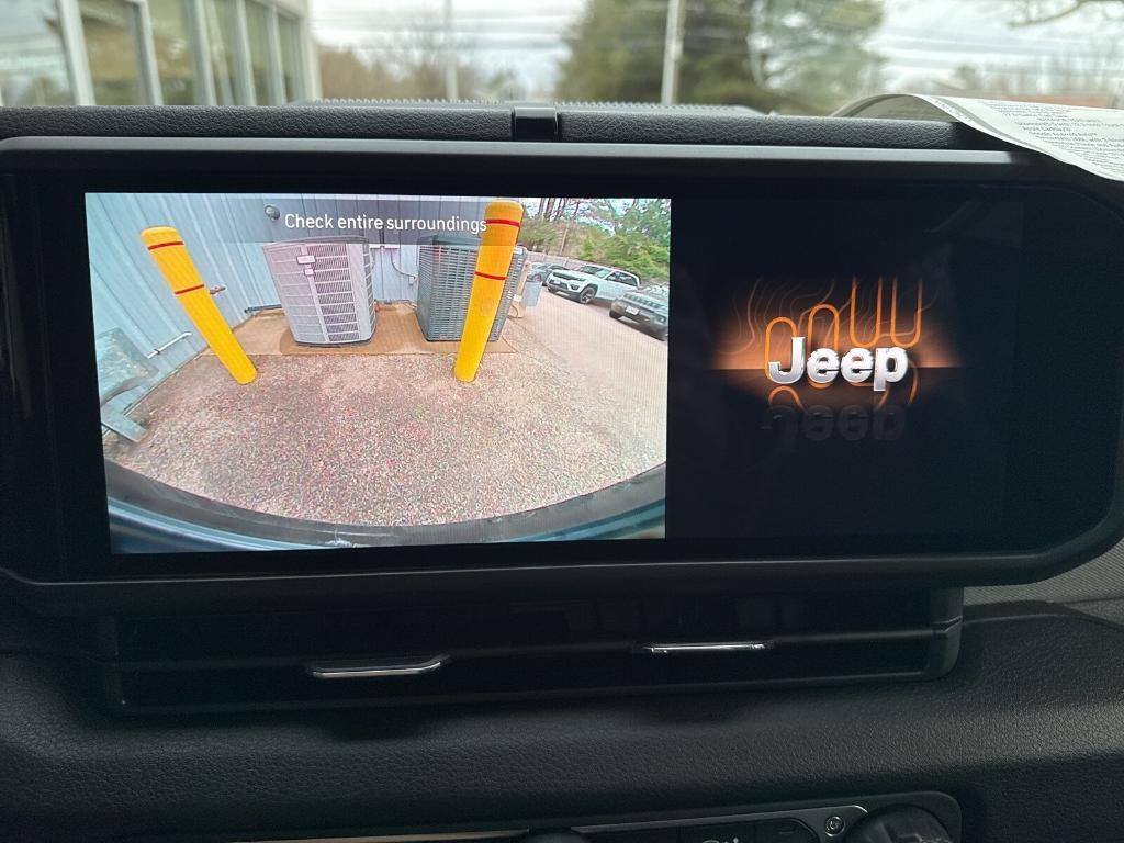 new 2025 Jeep Wrangler car, priced at $48,658