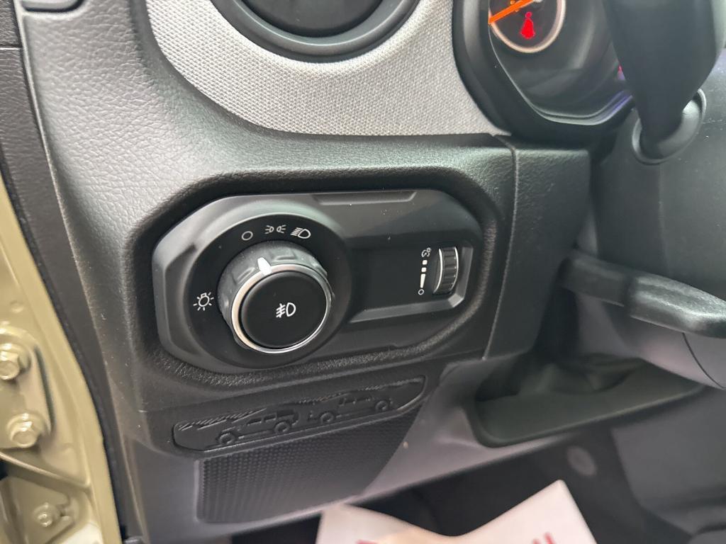 new 2025 Jeep Wrangler car, priced at $48,658