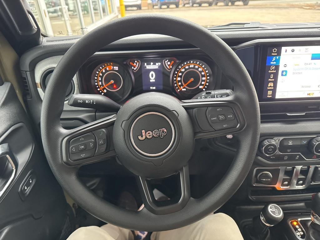 new 2025 Jeep Wrangler car, priced at $48,658