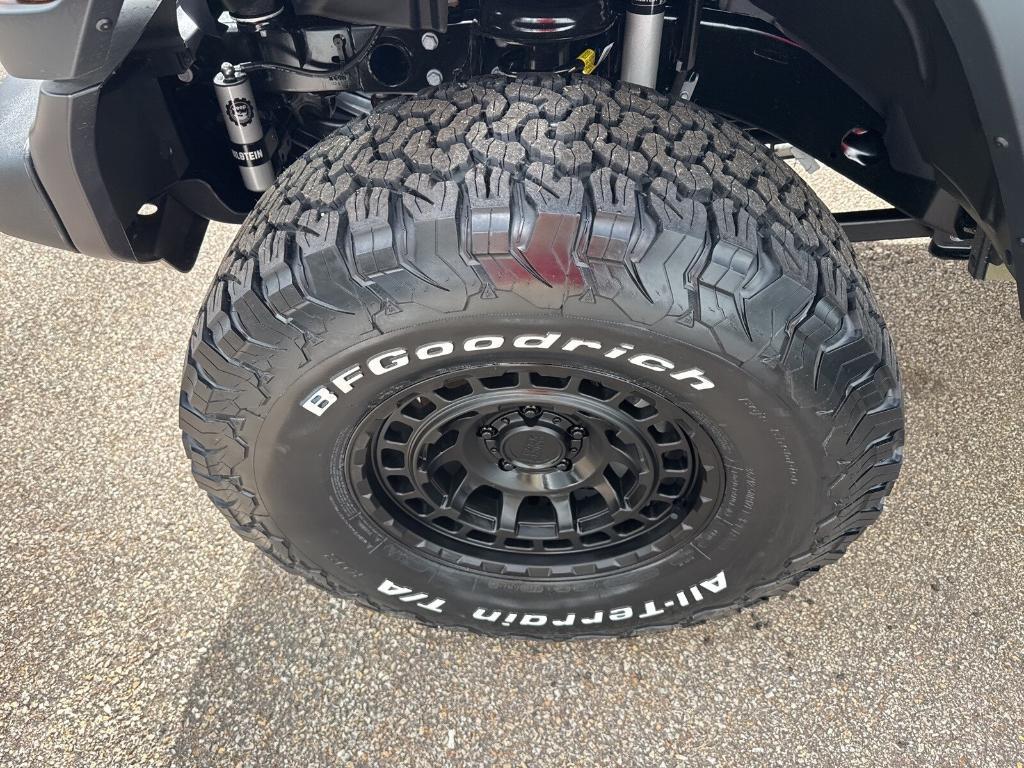 new 2025 Jeep Wrangler car, priced at $48,658