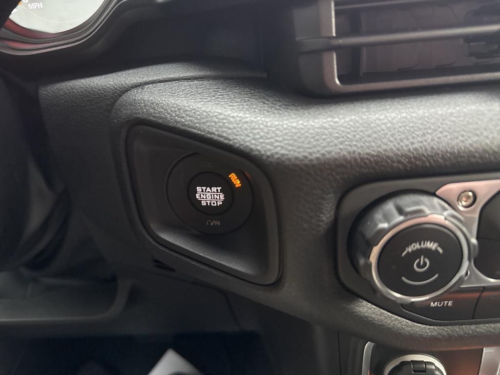 new 2025 Jeep Wrangler car, priced at $48,658