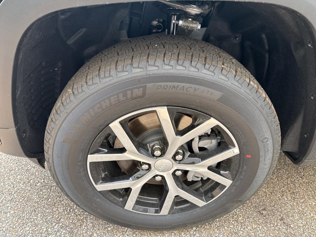 new 2025 Jeep Grand Cherokee L car, priced at $52,110