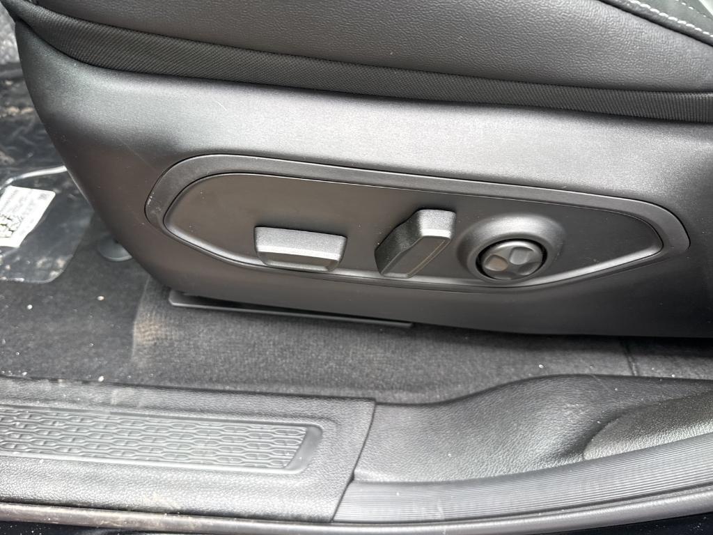 new 2025 Jeep Grand Cherokee car, priced at $51,197