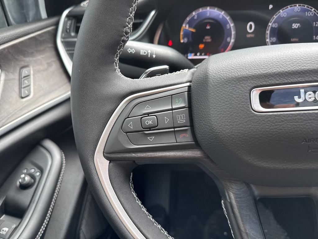 new 2025 Jeep Grand Cherokee car, priced at $52,535