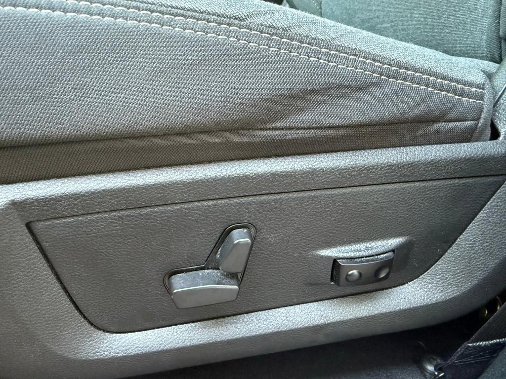 used 2022 Ram 1500 Classic car, priced at $33,875