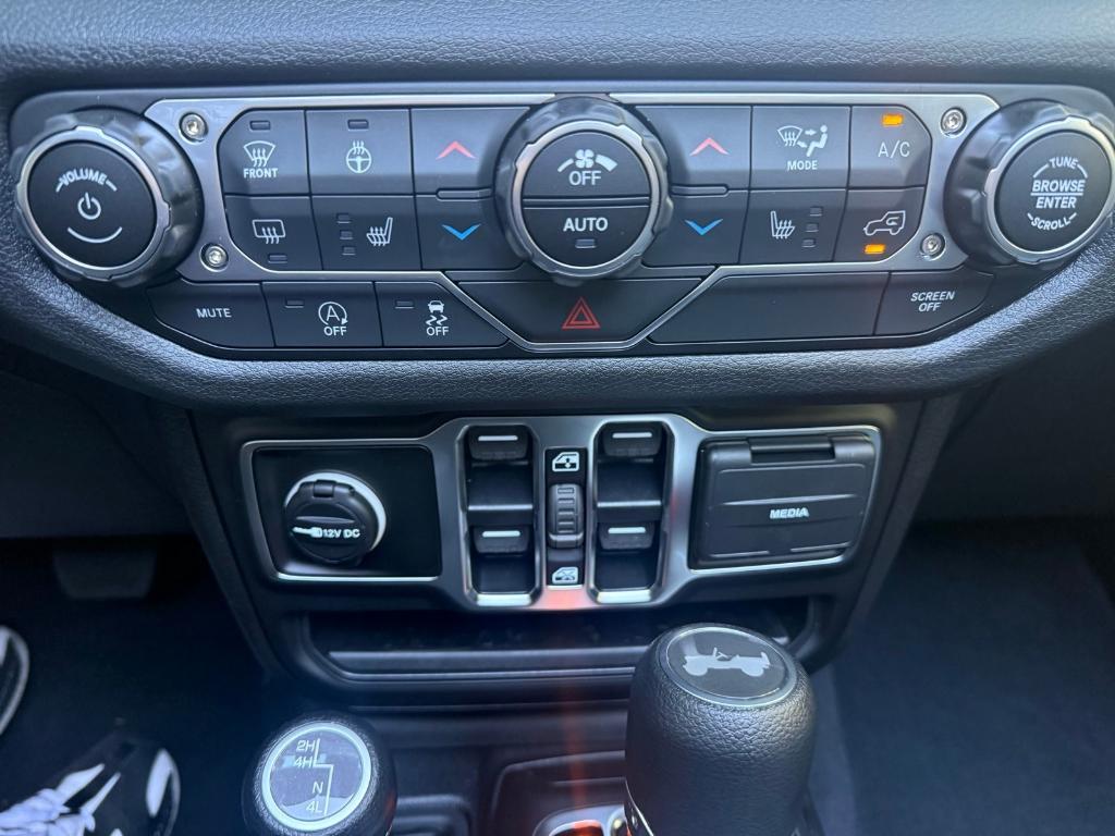 new 2025 Jeep Wrangler car, priced at $51,546