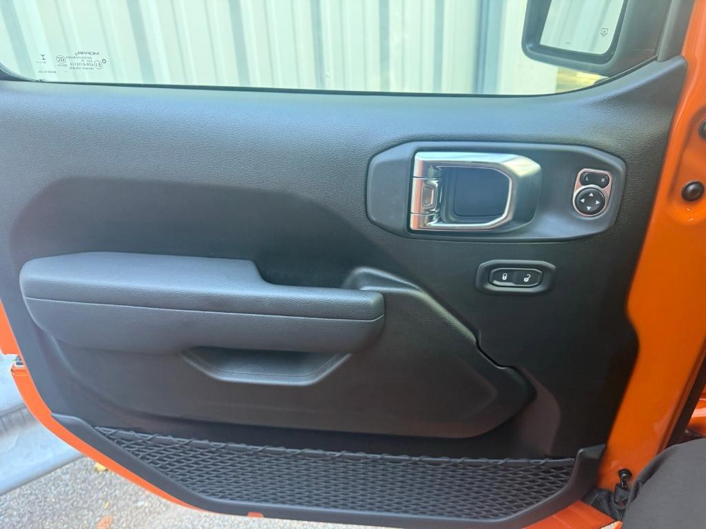 new 2025 Jeep Wrangler car, priced at $51,546