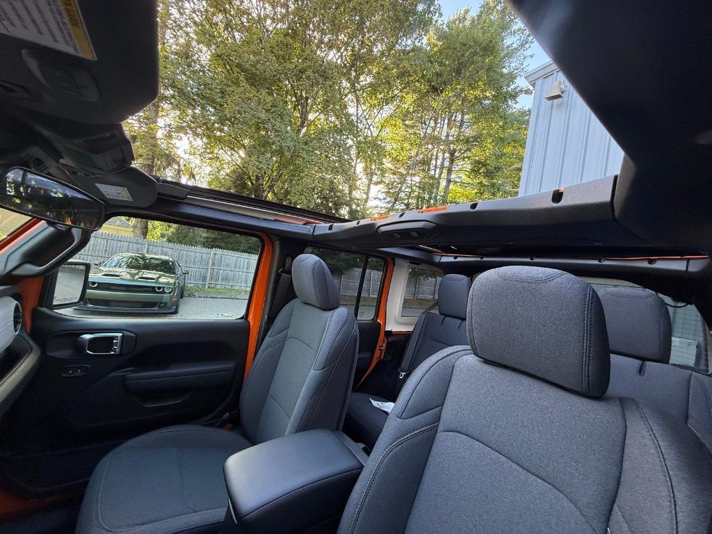 new 2025 Jeep Wrangler car, priced at $51,546